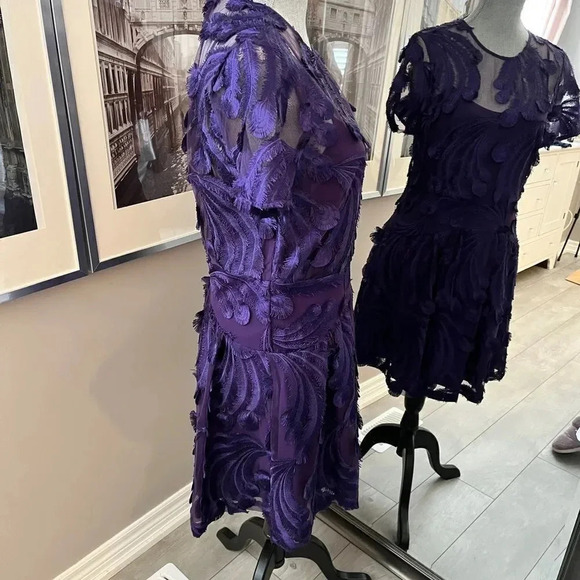 MICHAEL KORS NWOT Embroidered Dress Short Sleeve Lined, Size 8 - Picture 5 of 10